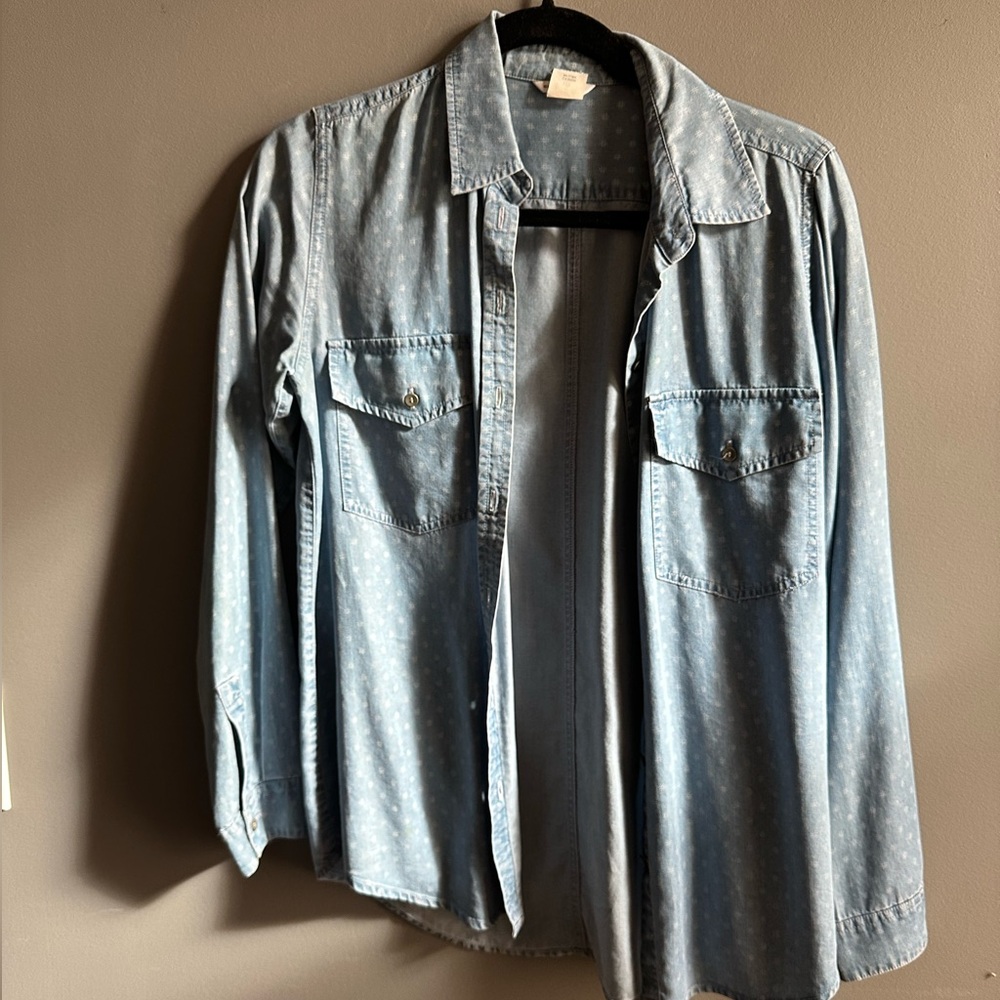 Club Monaco Chambray Button Down Shirt Small